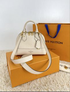 (Category: ) located in . Submitted by luxuryprelovedbagsby_by_agnes (Listing ID 1458729306, Image 1). Description: .