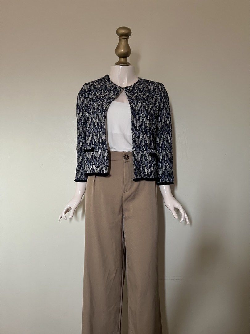 M&S COLLECTION Textured Boucle Jacket - SALE (Category: Coats, Jackets and Outerwear) located in Subic. Submitted by miche.b (Listing ID 1458823575, Image 3). Description: textured bouclé tweed-style fabric collarless neckline cropped silhouette front patch pockets lack fringe trim long sleeves front hook closure.