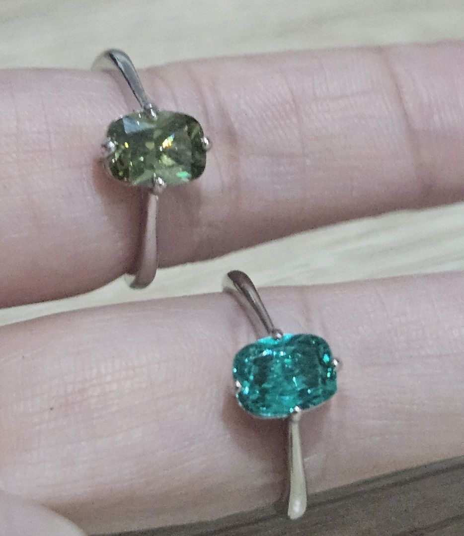 Natural Stone Simple Setting Ring 4 prong (Category: Rings) located in Cainta. Submitted by Kahi0410 (Listing ID 1458832911, Image 1). Description: Natural Stone Platinum filled setting Titanium Steel Adjustable ring Hypoallergenic Safe for acidic, sensitive skin.