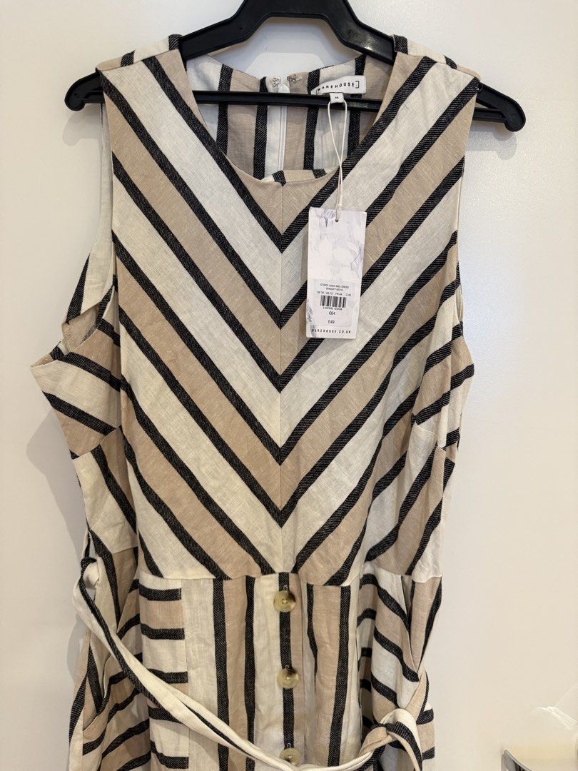 New Warehouse linen maxi dress (Category: Dresses) located in Makati City. Submitted by nmvs1 (Listing ID 1458735840, Image 2). Description: New with tag Warehouse Linen maxi dress Uk 14 XL Bought around 3500.