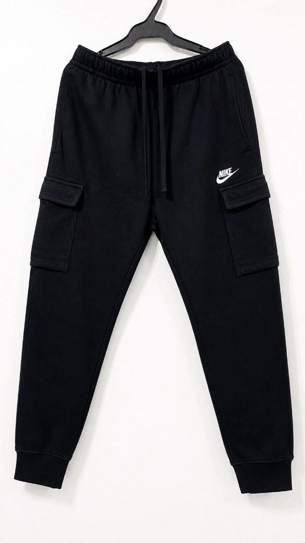 Nike Club Fleece (Category: Joggers) located in Caloocan City. Submitted by youngrabbit_4de089 (Listing ID 1458715083, Image 1). Description: For sale - Nike Club Fleece Cargo Size: Medium .