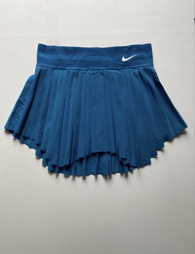 Nike Dri-Fit Pleated Skirt (Category: Skirts) located in Muntinlupa City. Submitted by cssndrax (Listing ID 1458785170, Image 2). Description: Size medium W 28-36 L 14 Excellent condition No issue No build in cycling shorts.