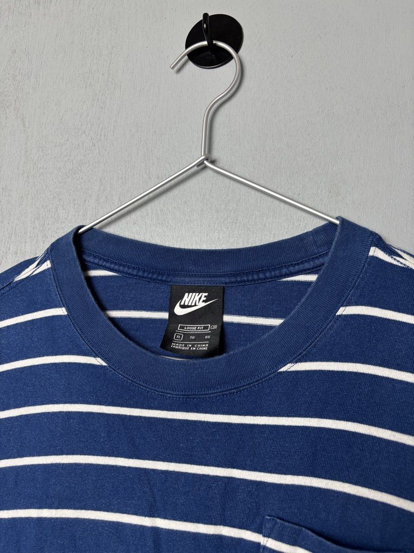 Nike Stripes Sleeve Design T-Shirt (Category: Tshirts & Polo Shirts ) located in Mandaluyong City. Submitted by fellas_ph (Listing ID 1458809876, Image 3). Description: Excellent condition No issues Size XL 22.5" Width 28.5" Length .