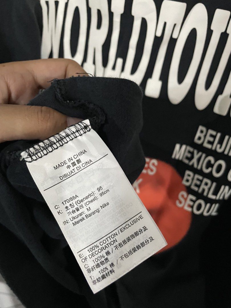 NIKE WORLD TOUR (Category: Tshirts & Polo Shirts ) located in Koronadal. Submitted by pretiest_niffah (Listing ID 1458772225, Image 3). Description: Medium 21x26 No issues No flaws MOP CASH G MOD JNT NO COD PAYMENT FIRST.