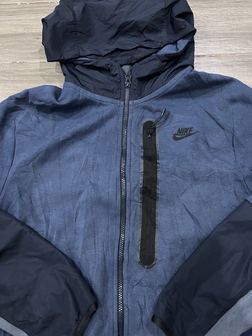 Nike Woven Tech Fleece (Category: Coats, Jackets and Outerwear) located in Manila. Submitted by ricadawn (Listing ID 1458865703, Image 3). Description: Xl on tag 22.5wdth 28 length .
