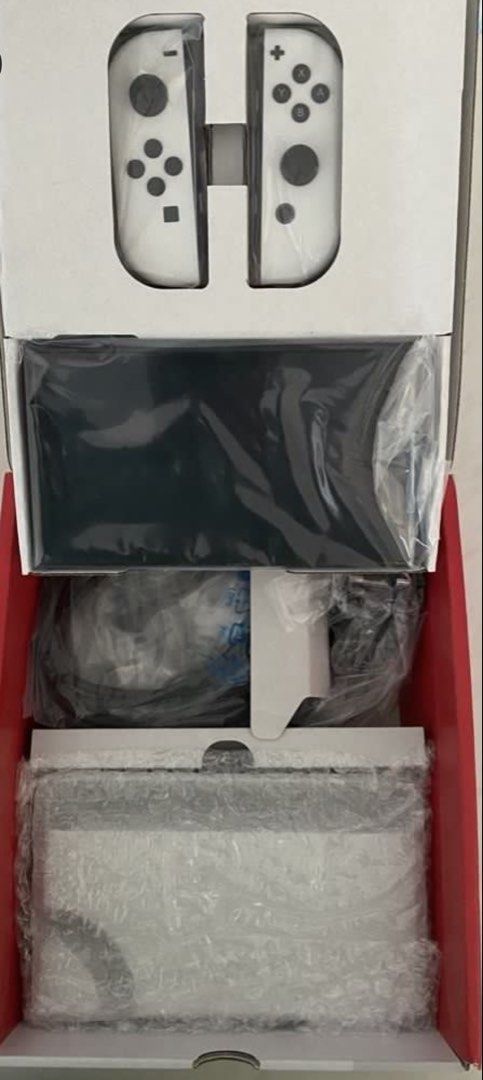 Nintendo Switch OLED Model （分類：Nintendo 任天堂）位於 Hong Kong。 由 helloafcu 提交（商品編號 1458799637，圖片 2）。簡介： Selling a Nintendo Switch OLED model. White Joy-Cons. Comes with the console, dock, and all original accessories. Box is also included. Great for gaming on the go or at home.。