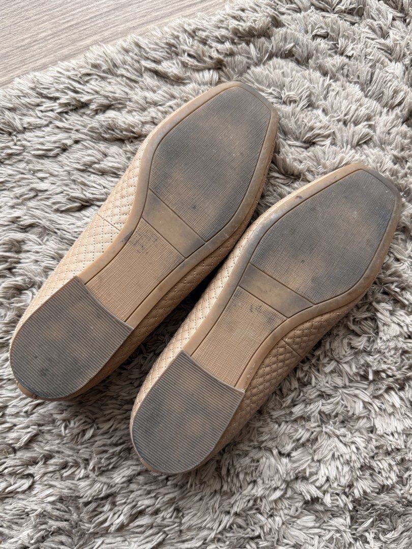 NORDSTROM Quilted Ballet Flats Beige (Category: Flats & Sandals) located in Taguig. Submitted by prelovedbyjajav (Listing ID 1458722024, Image 2). Description: - Beige quilted ballet flats from Nordstrom - Stylish square toe design - Adorable bow detail on the front - Convenient slip-on style - Made in Vietnam - Ideal for everyday wear - RFS: not my size.