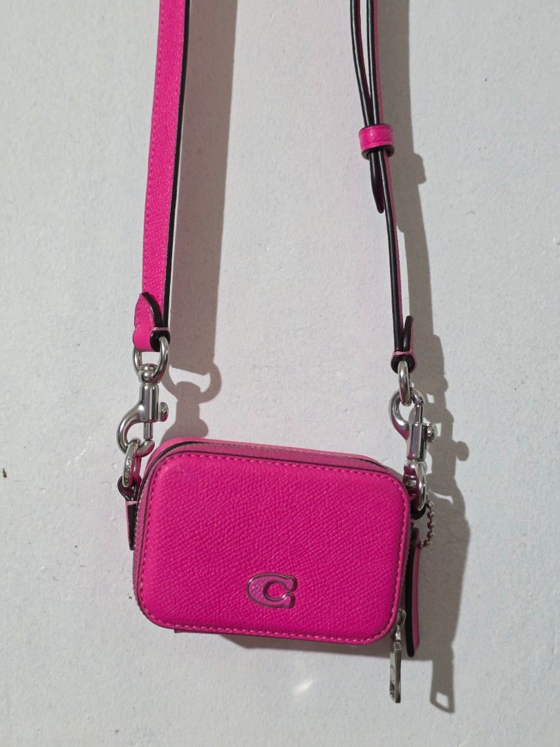 NWT COACH PINK Dragon Fruit Crossbody Pouch (Category: Cross-body Bags) located in Bulacan. Submitted by jcdpdg (Listing ID 1458701100, Image 3). Description: Authentic. used once..