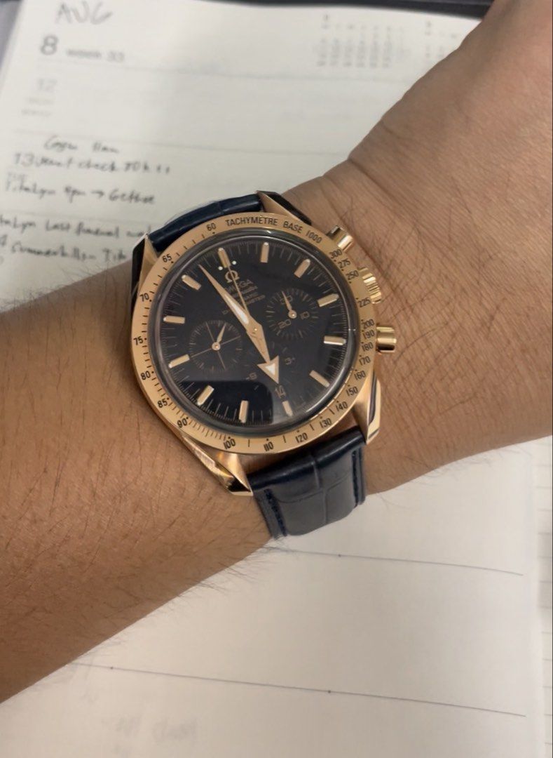 Omega Speedmaster broadarrow Rose Gold Watch (Category: Luxury Watches) located in Antipolo. Submitted by wilcoxx (Listing ID 1455942925, Image 1). Description: Omega Speedmaster broadarrow rosegold Comes with authenticity card and box Omega leather strap with buckle Delugs green rubber strap included 880k.