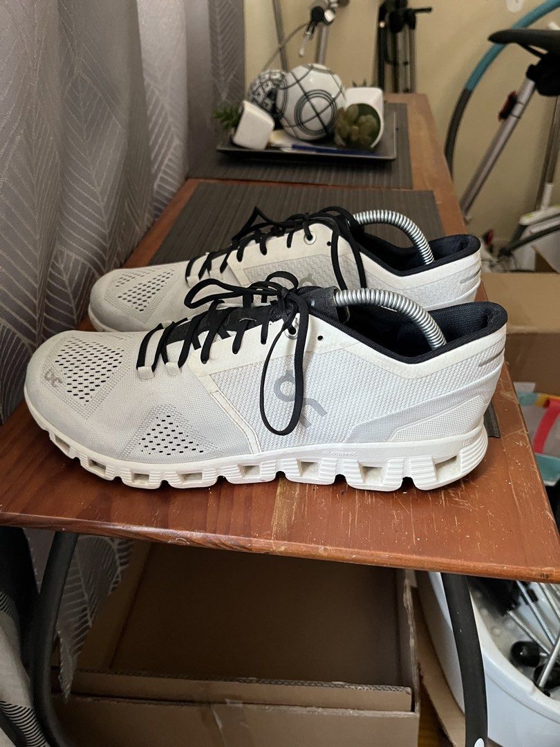 On Cloud X4 running (Category: Sneakers) located in Las Pinas. Submitted by deepsouthe (Listing ID 1458704753, Image 1). Description: On Cloud X4 running M9.5, 8uk, 43eu, 27.5cm Well used but in VG cond No issues Php3,250 plus sf Las Pinas area.