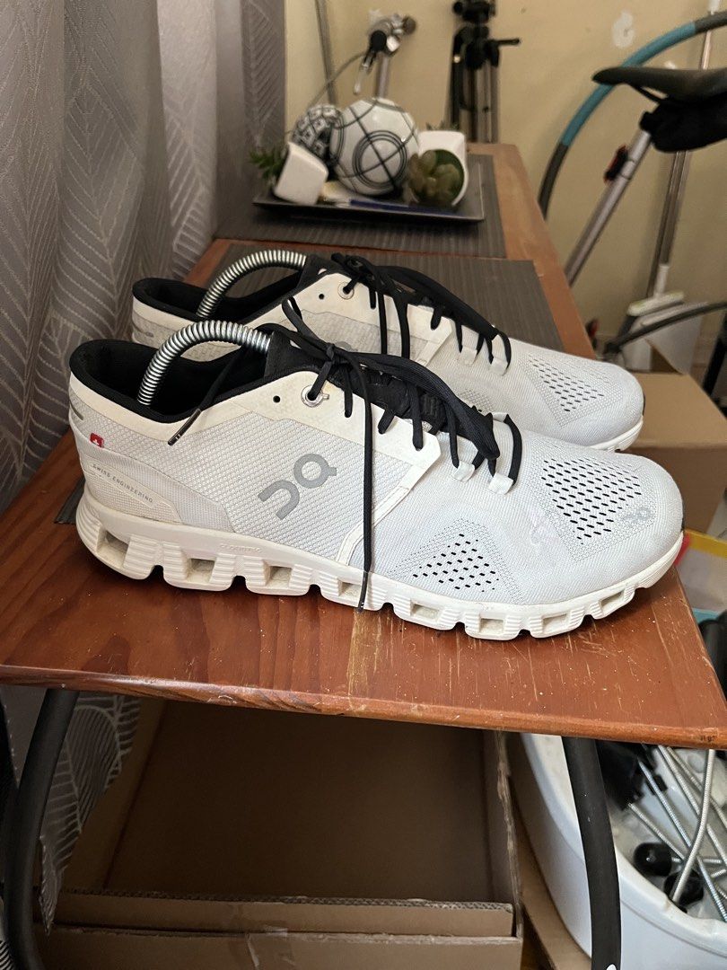 On Cloud X4 running (Category: Sneakers) located in Las Pinas. Submitted by deepsouthe (Listing ID 1458704753, Image 2). Description: On Cloud X4 running M9.5, 8uk, 43eu, 27.5cm Well used but in VG cond No issues Php3,250 plus sf Las Pinas area.
