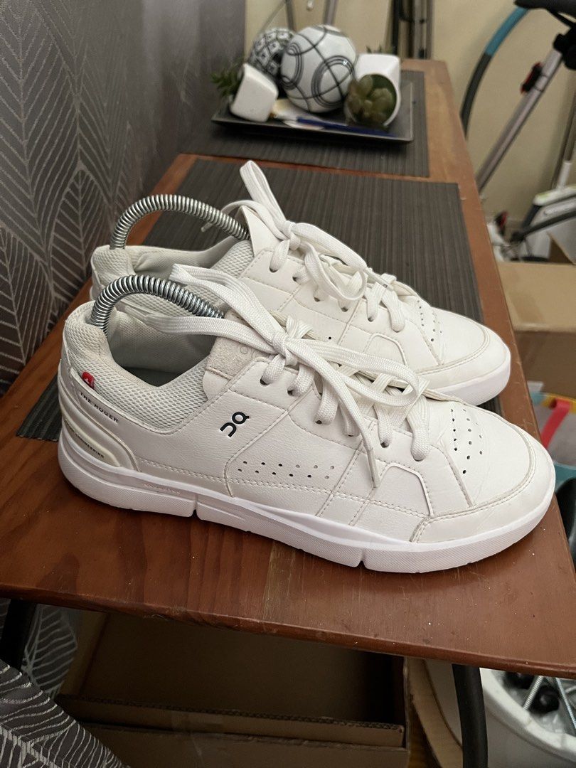 On the Roger Clubhouse (Category: Sneakers) located in Las Pinas. Submitted by deepsouthe (Listing ID 1458694729, Image 2). Description: On the Roger Clubhouse W8.5, 6.5uk, 40eu, 25.5cm VG condition Legit pair Php4,999 plus sf Las Pinas area.