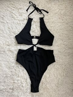 (Category: ) located in . Submitted by glamgeek.bcd (Listing ID 1458740566, Image 1). Description: .