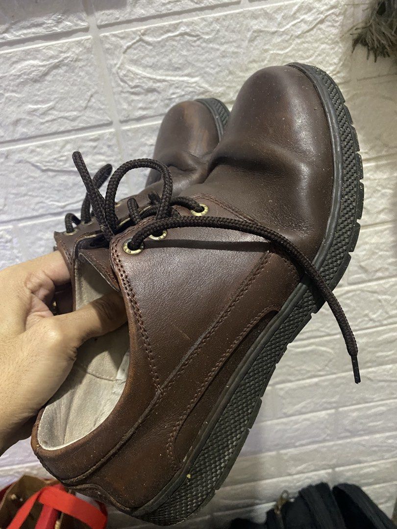 OTTO LEATHER SHOES (Category: Community) located in Manila. Submitted by heartandhanger (Listing ID 1458863691, Image 1). Description: Size 9,pure leather brown shoes. Classic and sturdy.