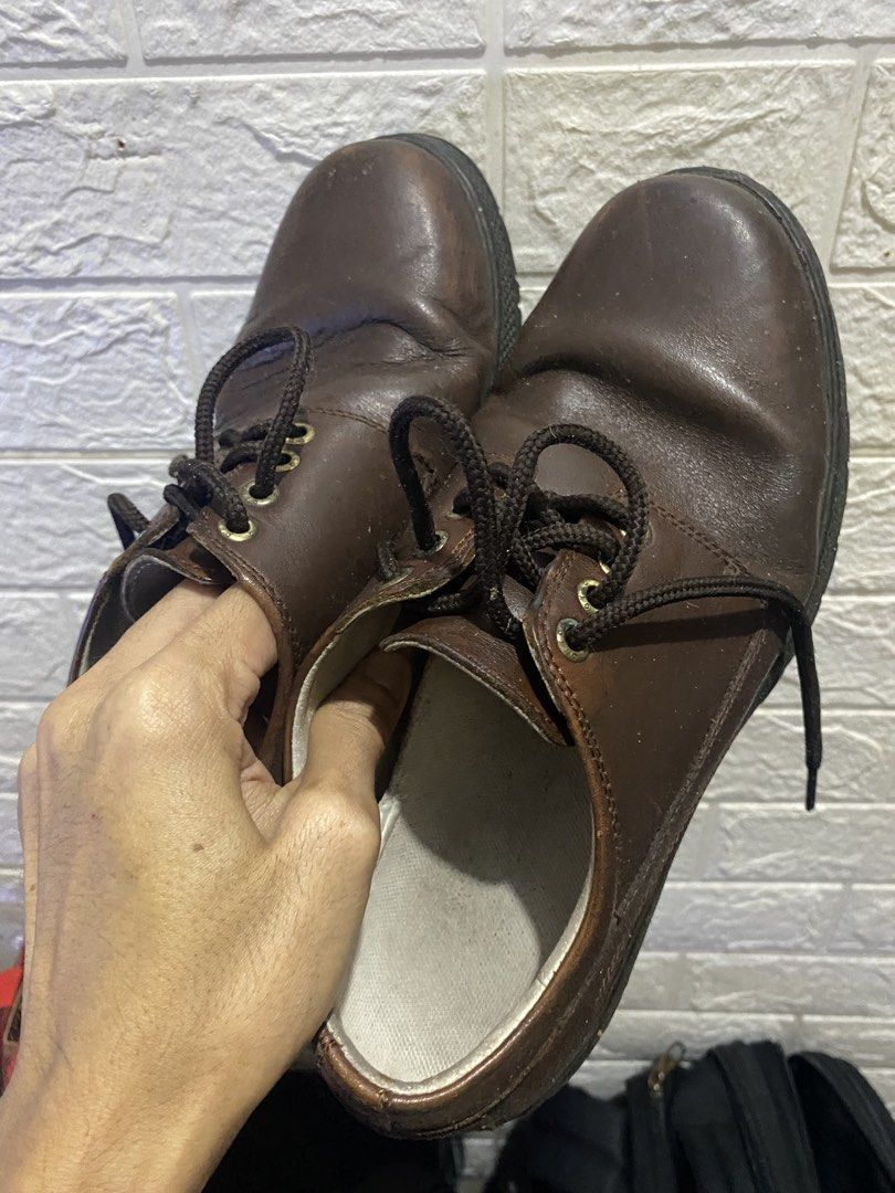 OTTO LEATHER SHOES (Category: Community) located in Manila. Submitted by heartandhanger (Listing ID 1458863691, Image 2). Description: Size 9,pure leather brown shoes. Classic and sturdy.