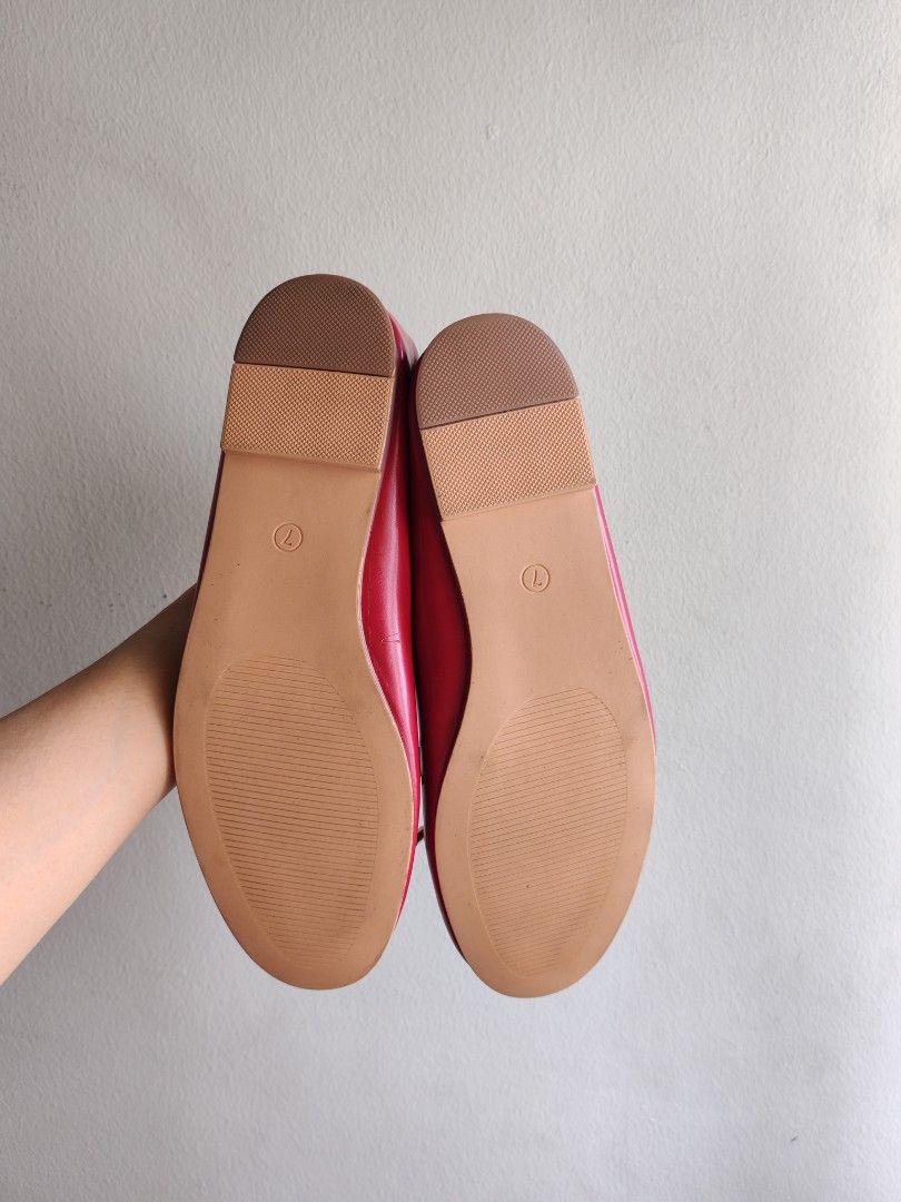 Parisian Elsie Red Ballet Flats (Category: Flats & Sandals) located in Mandaluyong City. Submitted by kafstash (Listing ID 1458702853, Image 3). Description: -Parisian Ballet flats in color red -Used only twice at the office -RFS: Wrong size -Comes with original box and dust jacket -Price is negotiable! -Book your own Grab/Lalamove delivery -J&T if outside Manila.