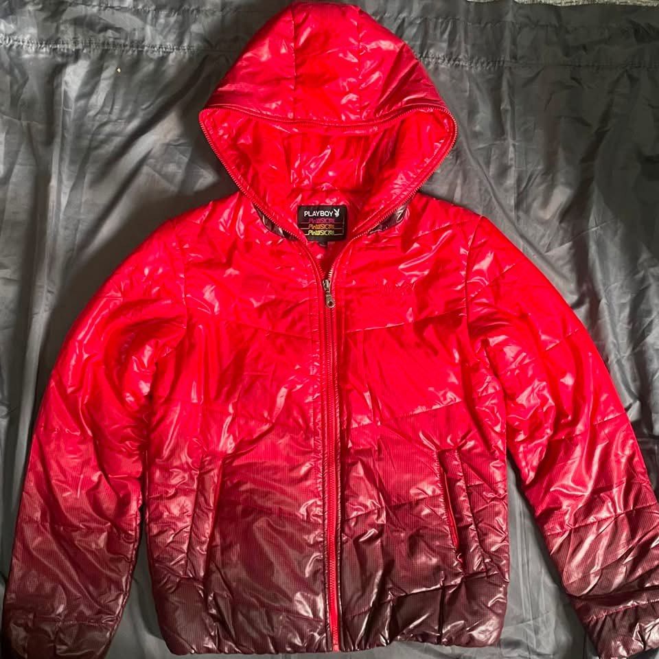 Playboy Puffer Jacket (Category: Coats, Jackets and Outerwear) located in Cavite. Submitted by thrifttogo05 (Listing ID 1458798540, Image 1). Description: baka may looking neto Playboy puffer jacket L25.5 W20 dm lang📥.
