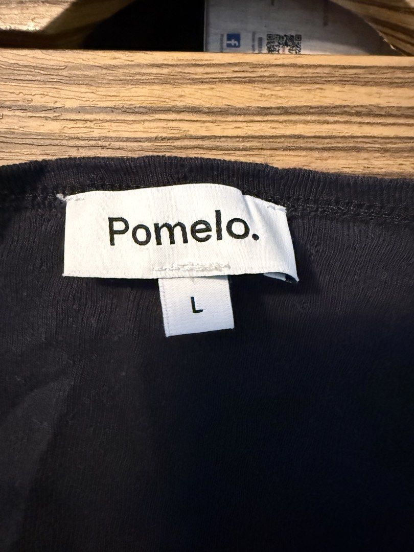 Pomelo Black Square Neck Ruffle Crop Top (Category: Blouses) located in Rizal. Submitted by prelovedbykash (Listing ID 1458821278, Image 2). Description: .