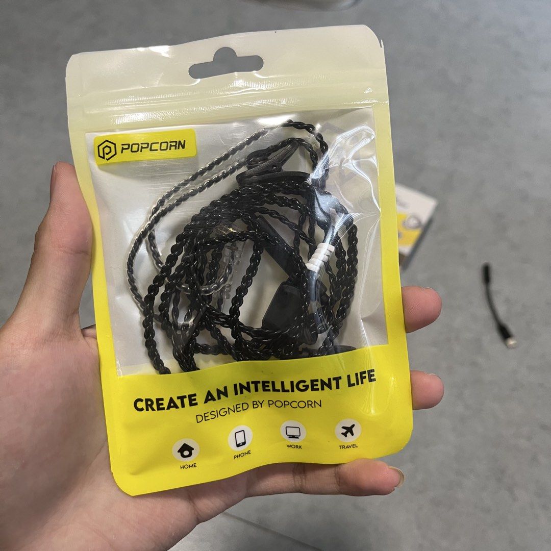 Popcorn Bass X9 PRO (Category: Headphones & Headsets) located in Pasay City. Submitted by johanns_reyes (Listing ID 1458755044, Image 3). Description: ₱650 Lahat ng nasa pic na Popcorn Bass x9 pro complete Popcorn Braided wire black Popcorn type c connector Pasay location.
