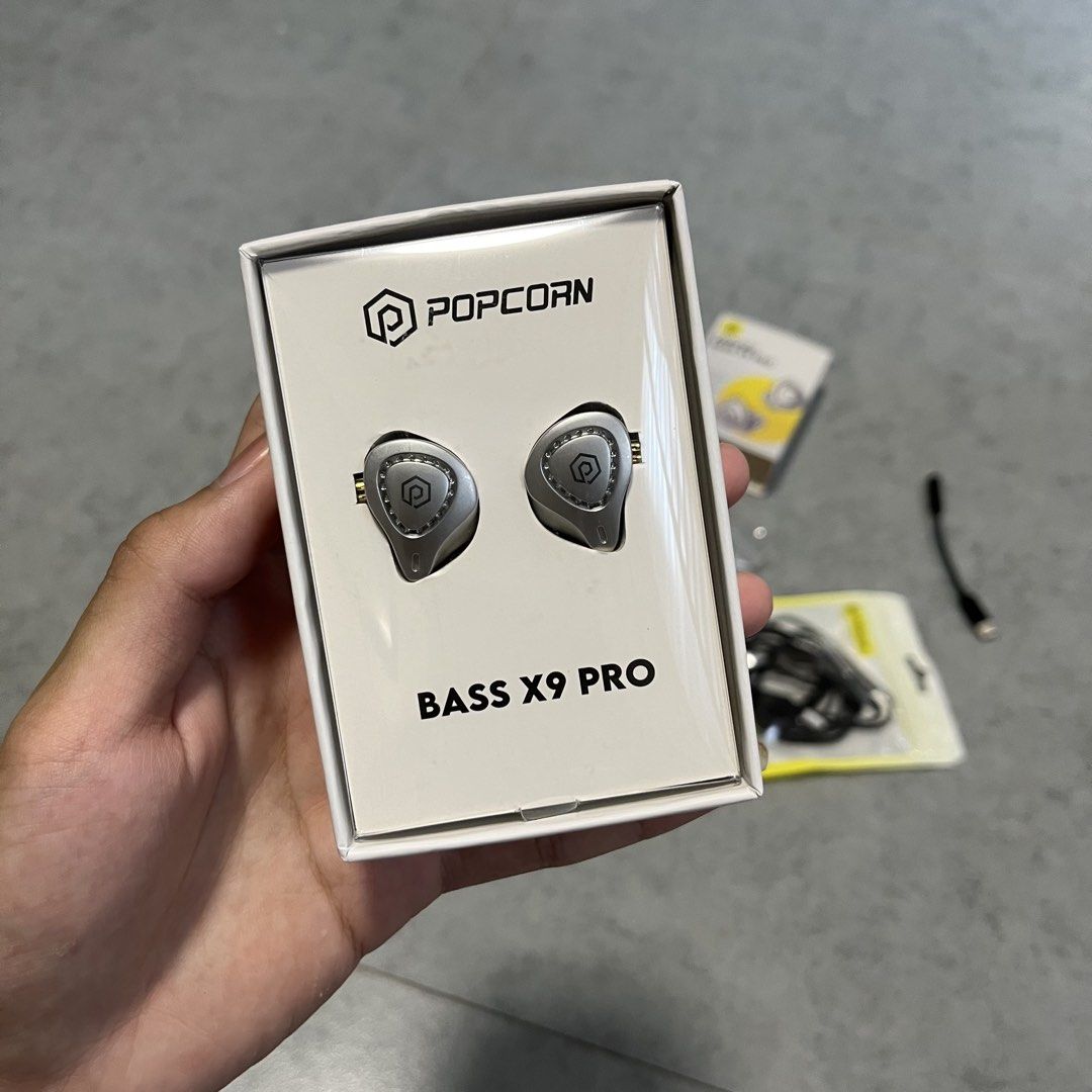 Popcorn Bass X9 PRO (Category: Headphones & Headsets) located in Pasay City. Submitted by johanns_reyes (Listing ID 1458755044, Image 2). Description: ₱650 Lahat ng nasa pic na Popcorn Bass x9 pro complete Popcorn Braided wire black Popcorn type c connector Pasay location.