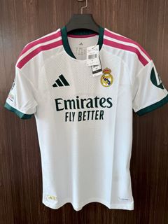 (Category: ) located in . Submitted by calcio_sport_jersey (Listing ID 1458827552, Image 1). Description: .