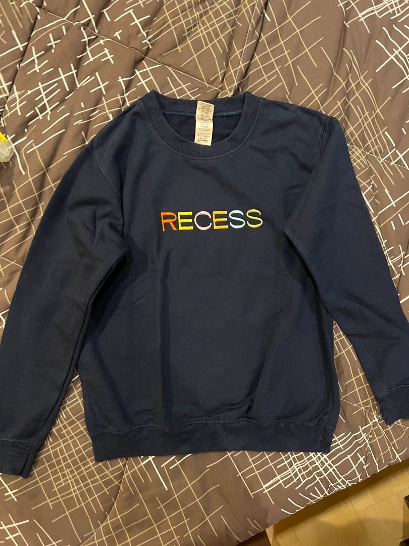 RECESS Dark Blue Cotton Pullover Sweatshirt (Category: Coats, Jackets and Outerwear) located in Paranaque City. Submitted by cute.things.only (Listing ID 1458738937, Image 1). Description: Comfy and cozy cotton pullover in a versatile dark blue. Perfect for everyday wear, lounging, or casual outings. Soft, easy to style, and a wardrobe staple! ✨ Brand: RECESS ✨ Color: Dark Blue ✨ Material: Cotton ✨ Fit: Comfortable & casual.