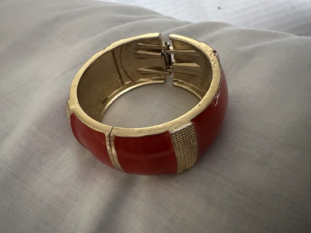 Red and Gold y2k niche rare Bangle (Category: Bracelets) located in Caloocan City. Submitted by rinhercloset (Listing ID 1458765024, Image 2). Description: perfect for y2k layering and stacking baddies! price super negotiable 🤍.