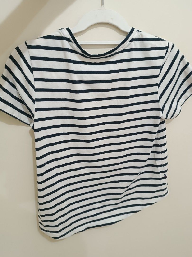 Regatta Striped V-Neck T-Shirt (Category: Shirts) located in Calamba. Submitted by hannahney (Listing ID 1458791457, Image 3). Description: - Classic navy and white stripes - Brand: Regatta - V-neckline - Short sleeves - Small embroidered logo on chest - Comfortable and versatile for everyday wear.
