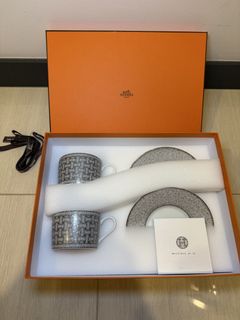 (Category: ) located in . Submitted by luxparis.bag (Listing ID 1458802704, Image 1). Description: .