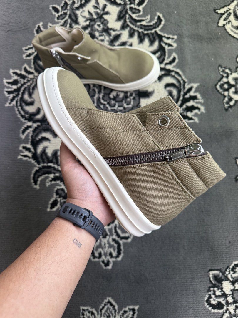 Rick Owens DRKSHDW Olive Island Dunks (Category: Sneakers) located in Quezon City. Submitted by jawnzslayer (Listing ID 1458812582, Image 3). Description: rick owens drkshdw olive island dunks no box, pair only size 40 can fit 7-7.5 even a slim 8 brand new fitted only selling way below retail of 38-44k .