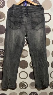 (Category: ) located in . Submitted by thriftstwodrips (Listing ID 1458774950, Image 1). Description: .