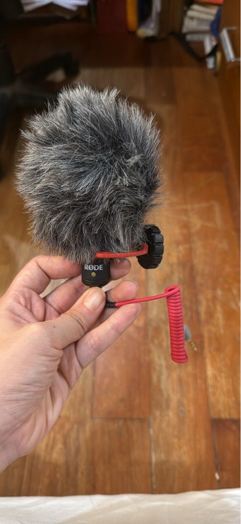 Rode VideoMicro Compact On-Camera Microphone (Category: Microphones) located in Quezon City. Submitted by backfire11811 (Listing ID 1458703252, Image 2). Description: - Rode VideoMicro microphone - Perfect for vlogging and content creation - Comes with furry windshield to reduce wind noise - Compact and lightweight design - Easy to attach to cameras or smartphones - Includes red shock mount.