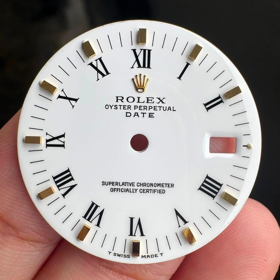 Rolex dial Date (Category: Watches) located in Kota Bharu. Submitted by sabrijaka (Listing ID 1458808708, Image 1). Description: .