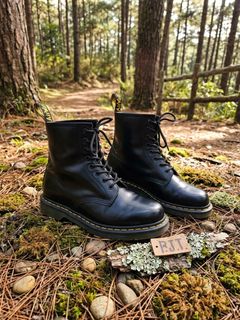 (Category: ) located in . Submitted by rjtbootshop2600 (Listing ID 1458822473, Image 1). Description: .