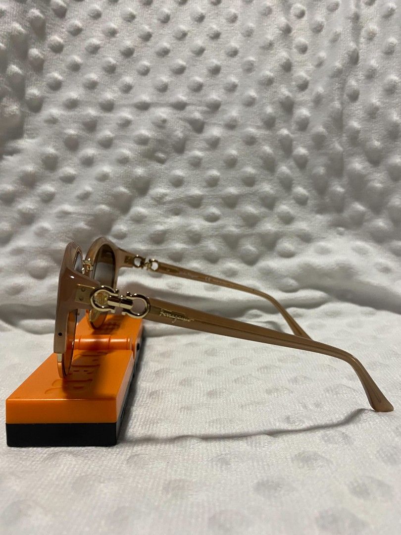 Salvatore Ferragamo Sunglasses SF836S Brown Gradient (Category: Sunglasses & Eyewear) located in Tanay. Submitted by micvalcorza (Listing ID 1458819697, Image 2). Description: - Authentic Salvatore Ferragamo Sunglasses - Model: SF836S - Lens Color: Brown Gradient - Hardware: Gold with iconic Gancini logo - Made in Italy - Stylish accessory for any outfit - Ideal for sunny days - 4500 PLUS SHIP.
