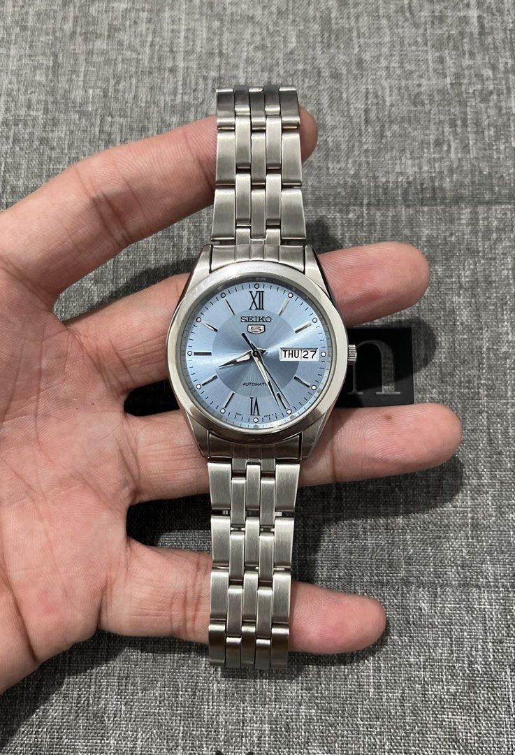 Seiko SNXA05 “Ice Blue” (Category: Men's Watches) located in Quezon City. Submitted by kronostimepieces (Listing ID 1458747923, Image 1). Description: SEIKO SNXA05 “ICE BLUE” (VERY RARE) Automatic 7s26 movement 37mm case diameter All original watch Excellent condition 9.5/10 Dial in mint condition Buffed and polished Fits up to 7 inches wrist size Price: ₱11,500 (negotiable) Location: Quezon City Note: This is a pre-loved watch. Signs of usage ar