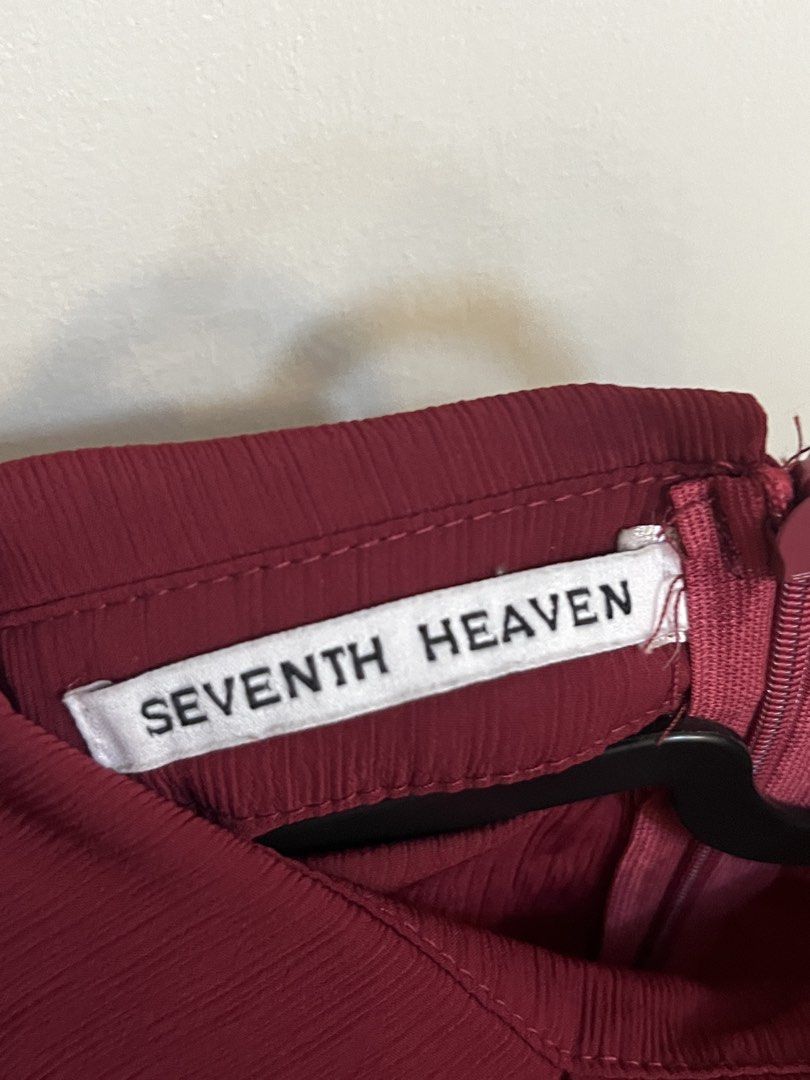 SEVENTH HEAVEN Crop Top (Category: Blouses) located in Quezon City. Submitted by declutteringbyjam (Listing ID 1458730674, Image 2). Description: - preloved -xs to small -additional for sf.