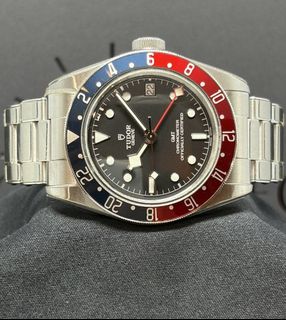 (Category: ) located in . Submitted by sg-watch-hub (Listing ID 1458820898, Image 1). Description: .