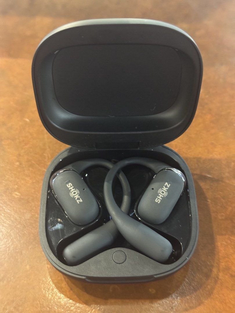 SHOCKZ Openfit 2+ (Category: Earphones) located in Silang. Submitted by pedrolunesmaia (Listing ID 1458731695, Image 1). Description: - RFS: I don’t run - Shockz Openfit 2+ - Shokz OpenRun bone conduction earbuds - Ideal for running and workouts - Open-ear design allows you to hear your surroundings - Comes with a charging case - Works PERFECTLY.