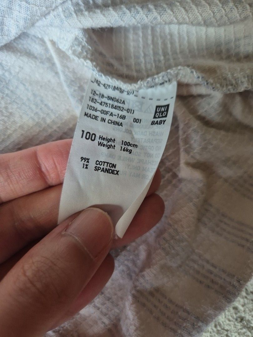 Size 100 - Uniqlo Dress (Category: Babies & Kids Fashion) located in Paranaque City. Submitted by nik_dc (Listing ID 1458697834, Image 2). Description: used less than 5 times payment vis gcash shipping c/o buyer.