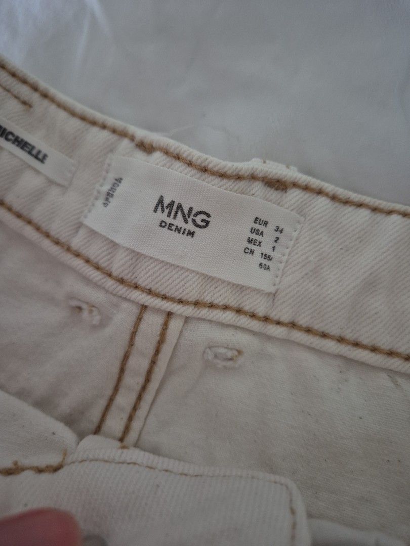 Size 2 - Mango Jeans (Category: Jeans) located in Paranaque City. Submitted by nik_dc (Listing ID 1458713082, Image 3). Description: never used payment via gcash shipping c/o buyer .