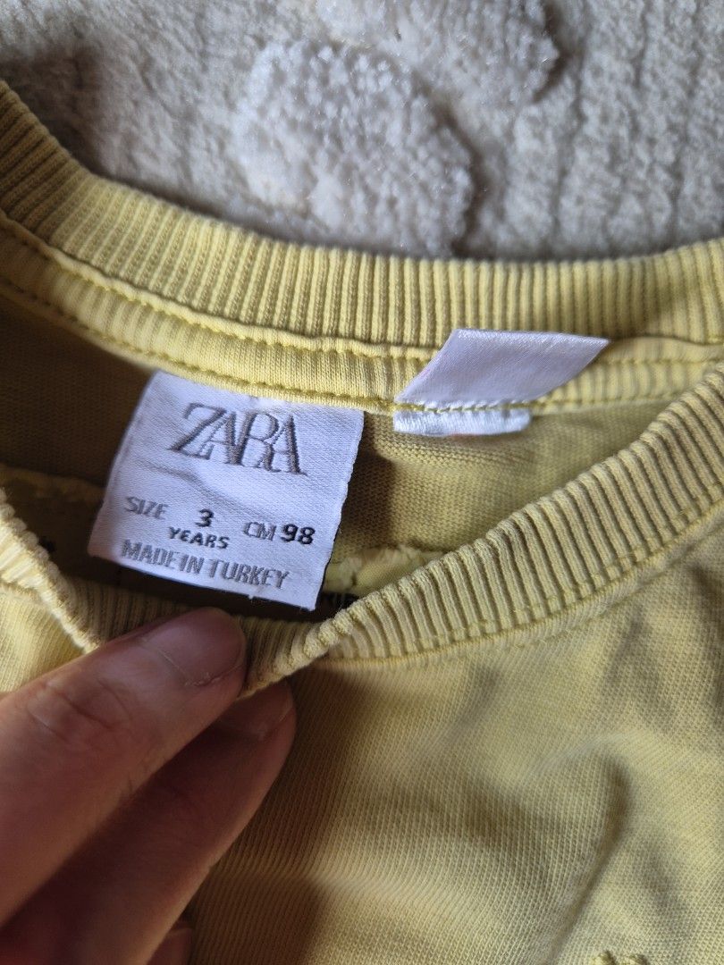 Size 3Y - Zara Top/Dress (Category: Babies & Kids Fashion) located in Paranaque City. Submitted by nik_dc (Listing ID 1458698100, Image 2). Description: in excellent used condition payment via gcash shipping c/o buyer.