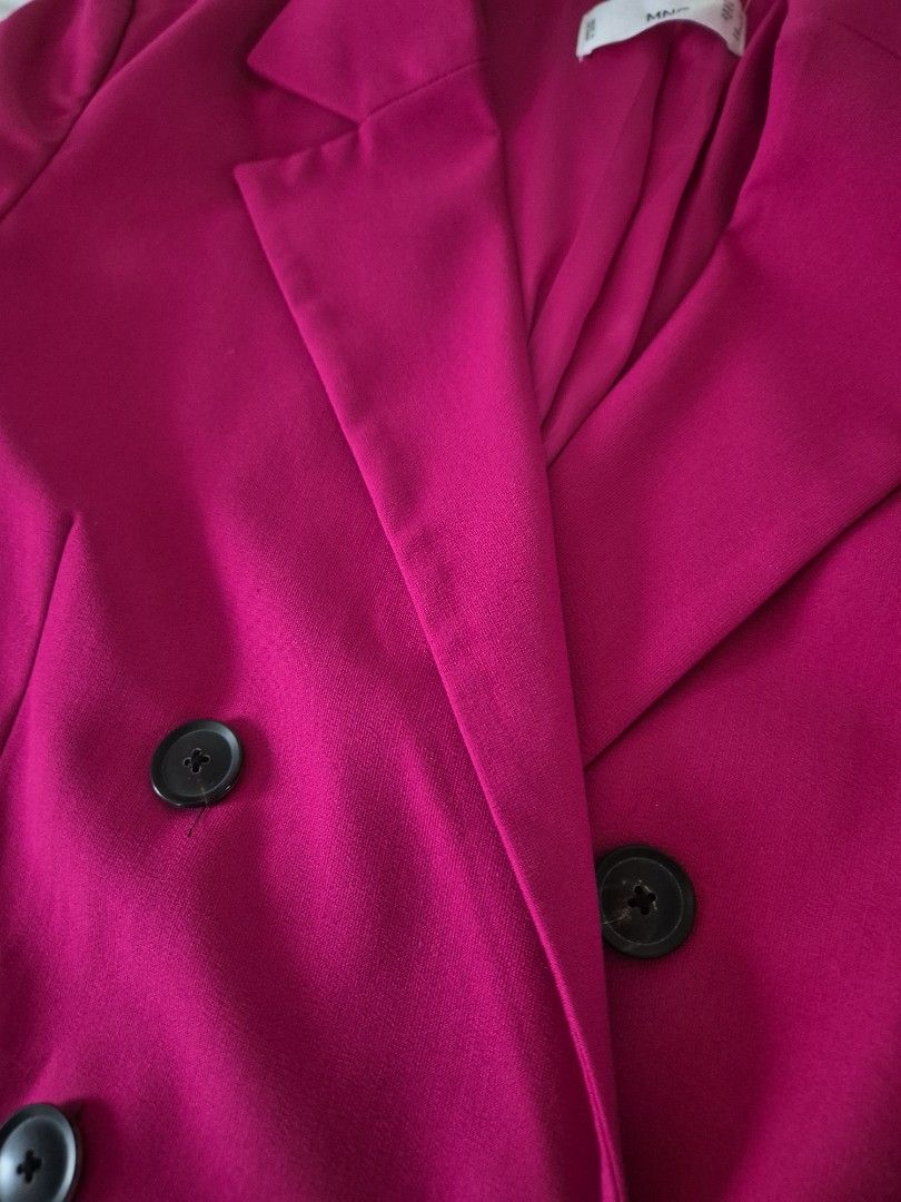 Size 4 - Mango Blazer (Category: Coats, Jackets and Outerwear) located in Paranaque City. Submitted by nik_dc (Listing ID 1458716988, Image 3). Description: payment via gcash shipping c/o buyer.