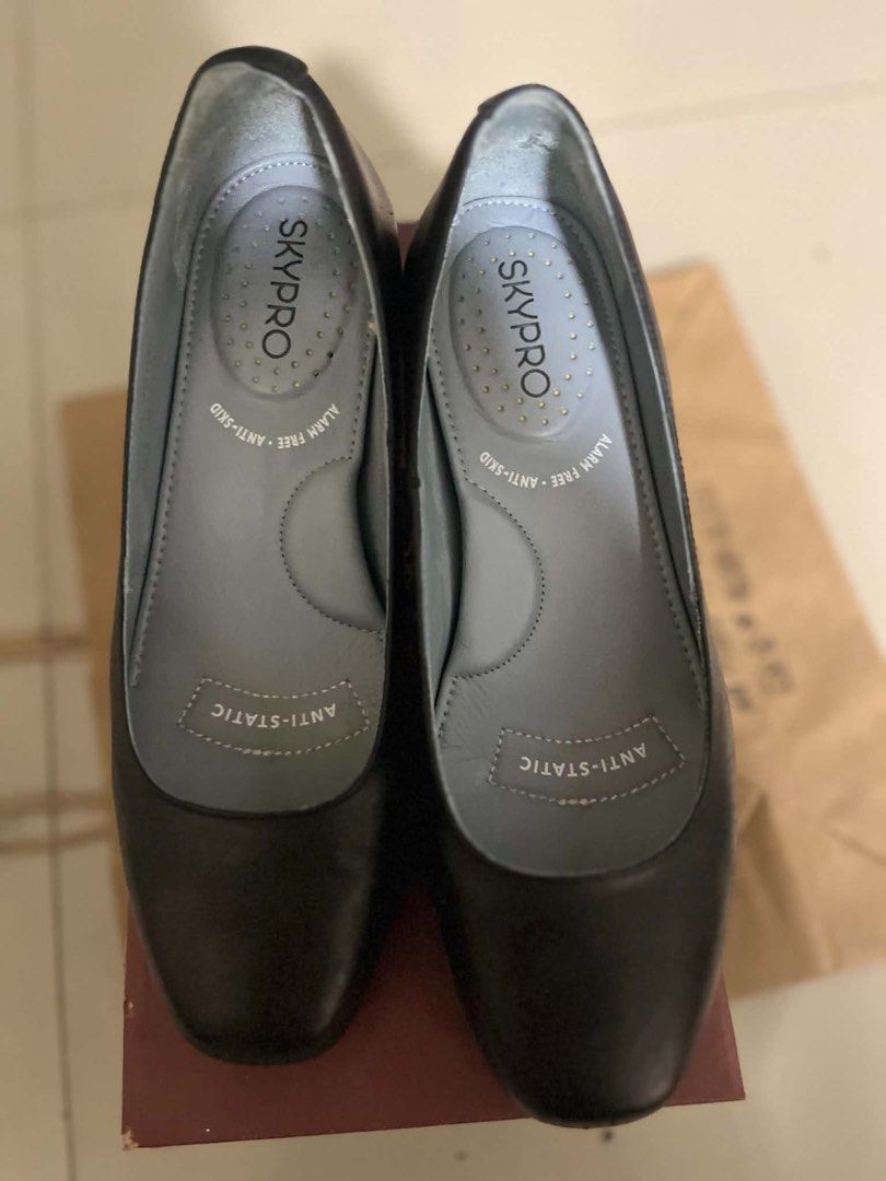 Skypro Black Leather Anti-Static Heels (Category: Heels) located in Davao. Submitted by jaydenpar40213 (Listing ID 1458831924, Image 1). Description: - Brand: Skypro - Color: Black - Material: Leather - Features: Anti-static, Alarm-free - Heel Height: Moderate (comfortable for all-day wear) - Condition: Comes with original box - Ideal for: Work.