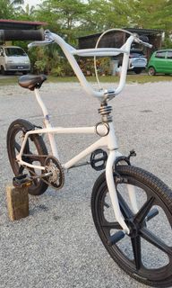 (Category: ) located in . Submitted by ajibrazif (Listing ID 1458842420, Image 1). Description: .