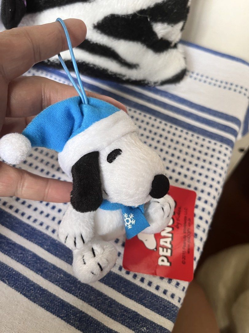 Snoopy blue bag charm (Category: Character Goods) located in Paranaque City. Submitted by bonsaiart (Listing ID 1458732040, Image 2). Description: Brand new 350+sf Payment via GCASH or paymaya No to meetup No to cop / cod Shipping via j&t only.