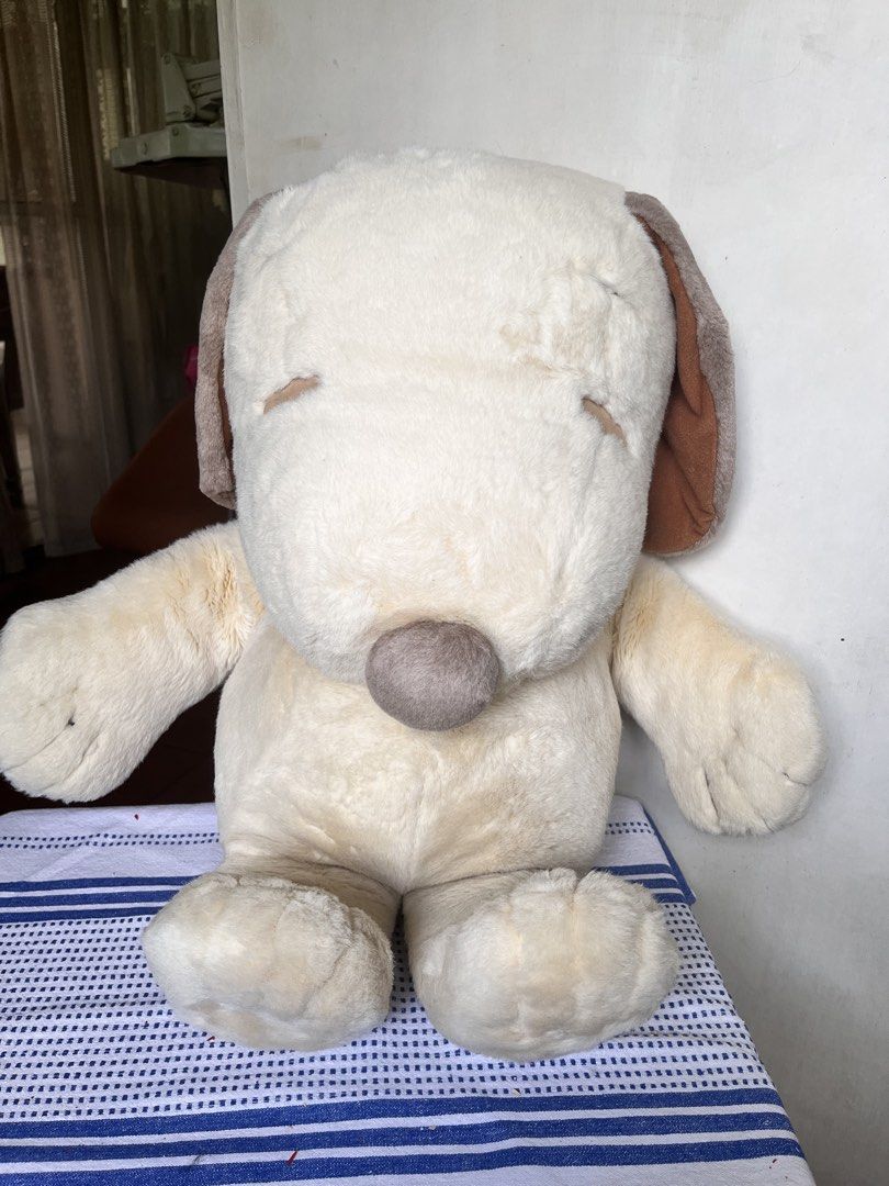 Snoopy brown big (Category: Plushies & Soft Toys) located in Paranaque City. Submitted by bonsaiart (Listing ID 1458722010, Image 1). Description: Pre owned Good condition Bulky Height 24 inches Huggable 2300(fixed) +sf Payment via GCASH or paymaya No to meetup No to cop / cod Shipping via j&t only.