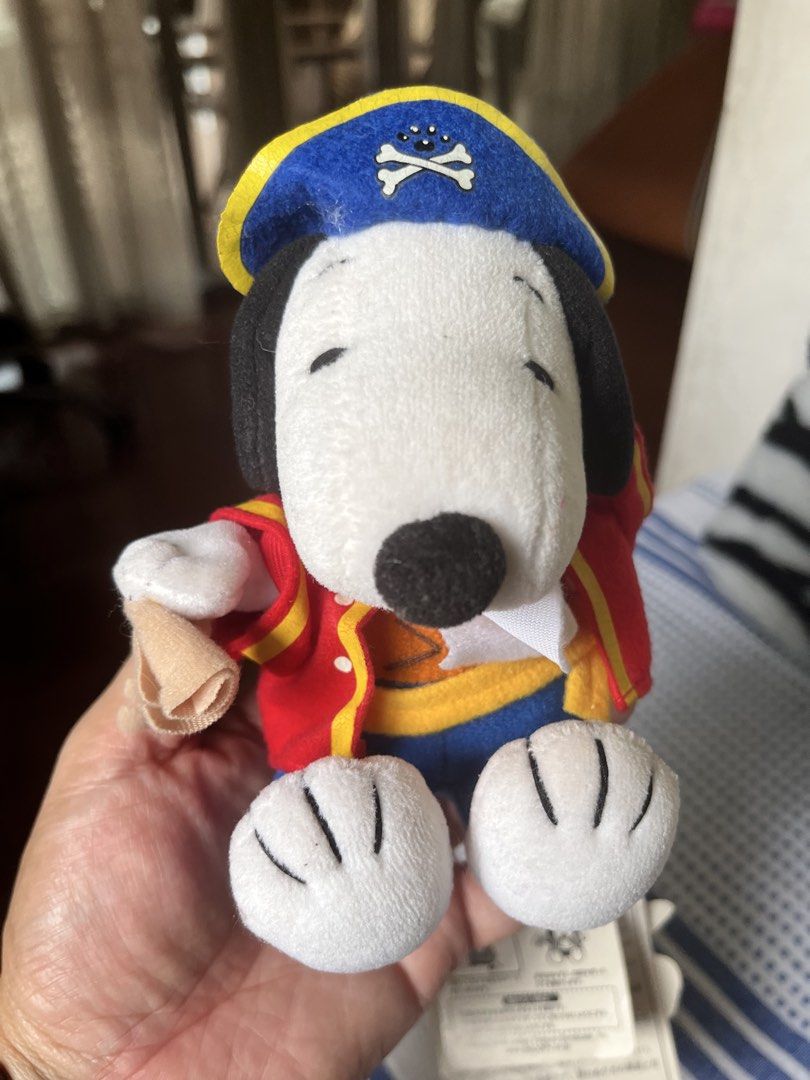 Snoopy captain (Category: Character Goods) located in Paranaque City. Submitted by bonsaiart (Listing ID 1458732509, Image 2). Description: Pre owned Good condition 580+sf Payment via GCASH or paymaya No to meetup No to cop / cod Shipping via j&t only.