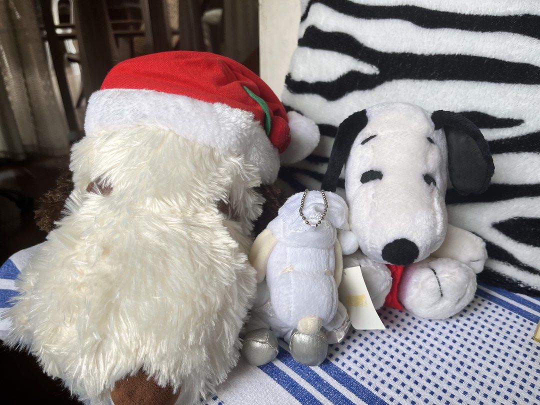 Snoopy Xmas (set#11) (Category: Character Goods) located in Paranaque City. Submitted by bonsaiart (Listing ID 1458729865, Image 1). Description: Pre owned Good condition Selling as set 1450 fixed) +sf Payment via GCASH or paymaya No to meetup No to cop / cod Shipping via j&t only.