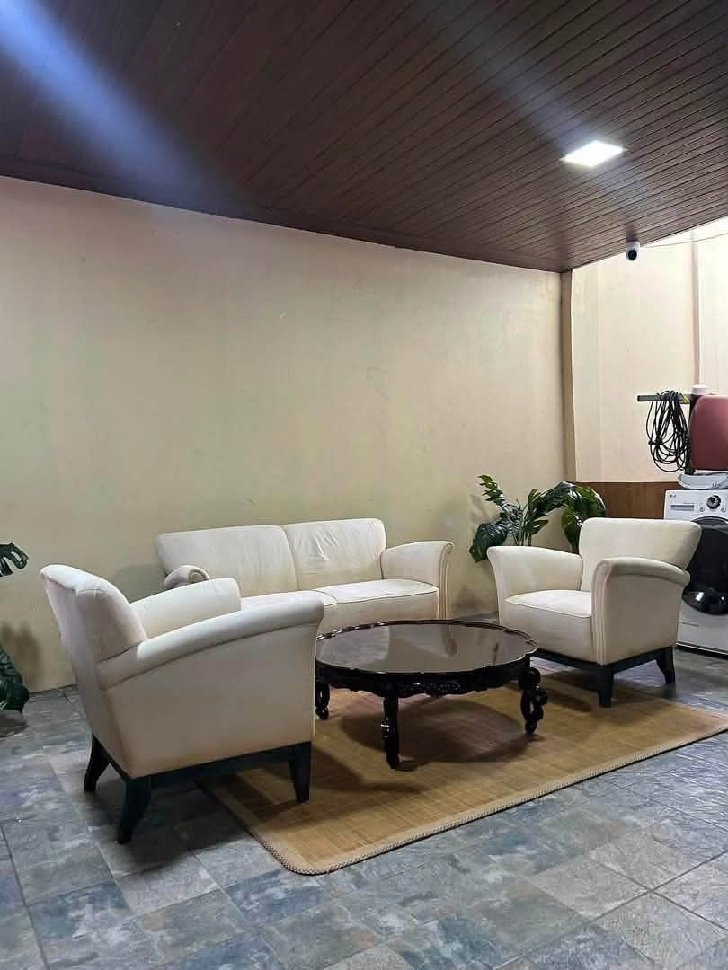 Sofa Set (Category: Sofas) located in Meycauayan. Submitted by marygracecasimiro (Listing ID 1458726956, Image 3). Description: Imported Sofa Set with Center Table n Carpet from Japan P20,000 lang mga suki 56x27x30in/ 2 Seater Couch 28x27x30in/ Single Seater 35x35x13in/ Center Table Deep Clean n Sanitized Ung Sofa na 2 Seater may maliit lang na tahi pero goods na goods mga suki Walang Sag Walang Lubog Makapal ang Foam With Solid Wood Center Table